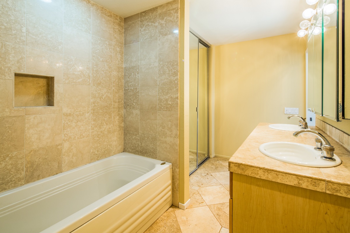 18527 Rancho Del Rio Rancho Santa Fe, CA 92067 - Photo 10 of 19