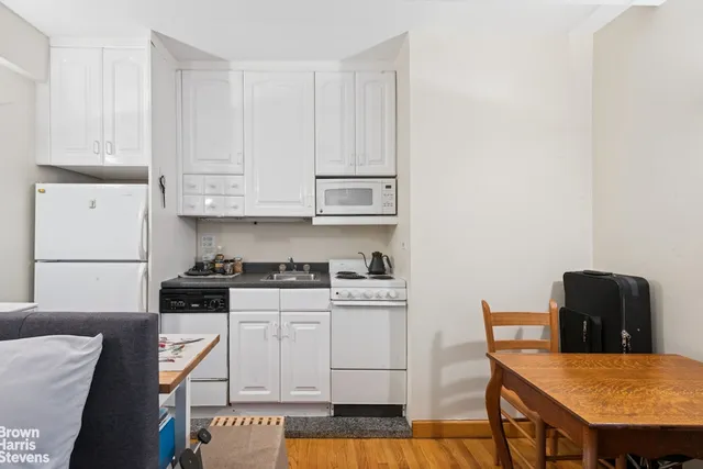 $299,000 | 333 East 43rd Street, Unit 103 | Midtown East
