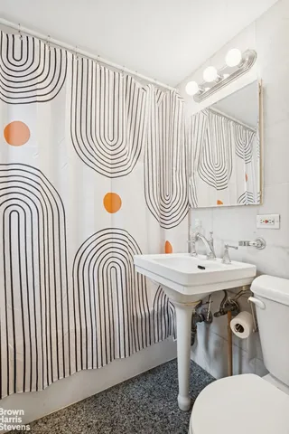 $299,000 | 333 East 43rd Street, Unit 103 | Midtown East