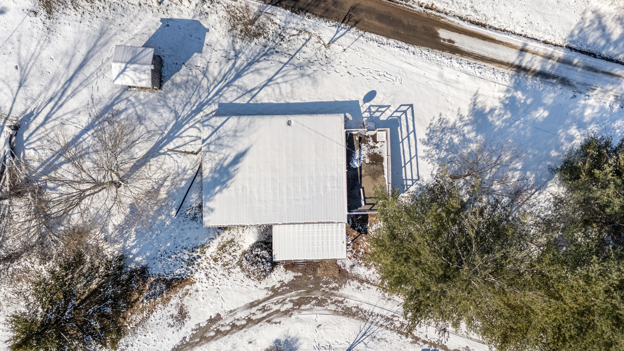 12005 Irvine Road Winchester, KY 40391 - Photo 4 of 43 dji_20250120114206_0007_d