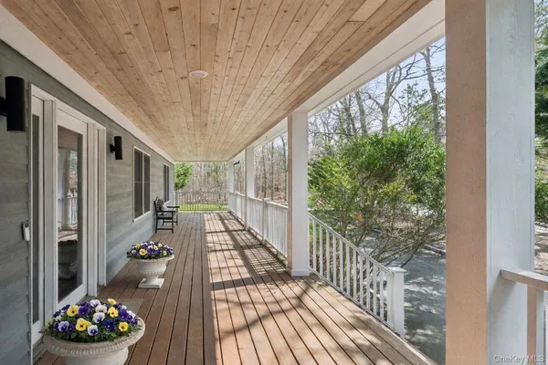 $2,100,000 | 9 Red Creek Circle, Hampton Bays, NY 11946