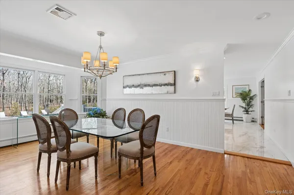 $2,100,000 | 9 Red Creek Circle, Hampton Bays, NY 11946