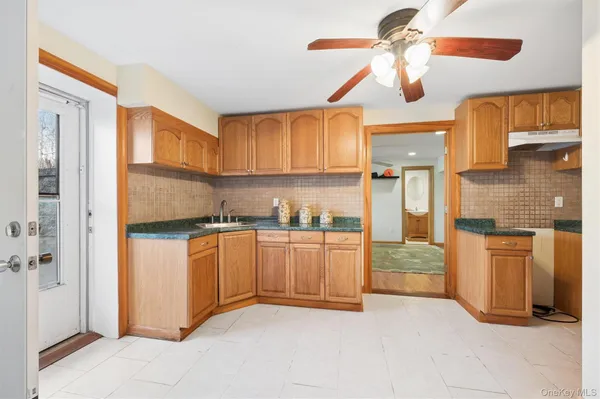 $2,100,000 | 9 Red Creek Circle, Hampton Bays, NY 11946
