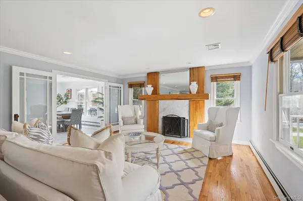 $2,100,000 | 9 Red Creek Circle, Hampton Bays, NY 11946