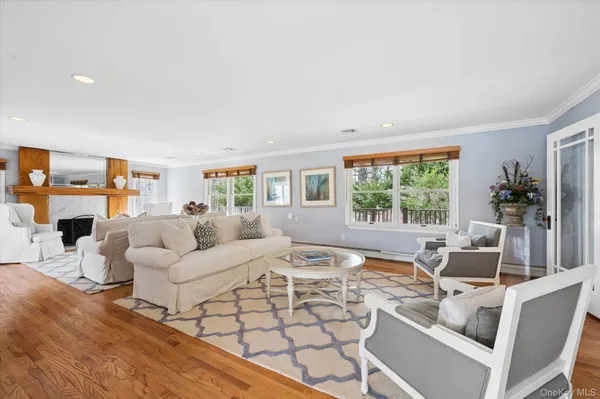 $2,100,000 | 9 Red Creek Circle, Hampton Bays, NY 11946