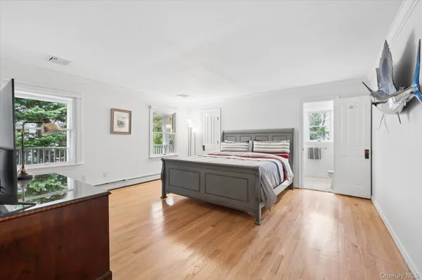 $2,100,000 | 9 Red Creek Circle, Hampton Bays, NY 11946