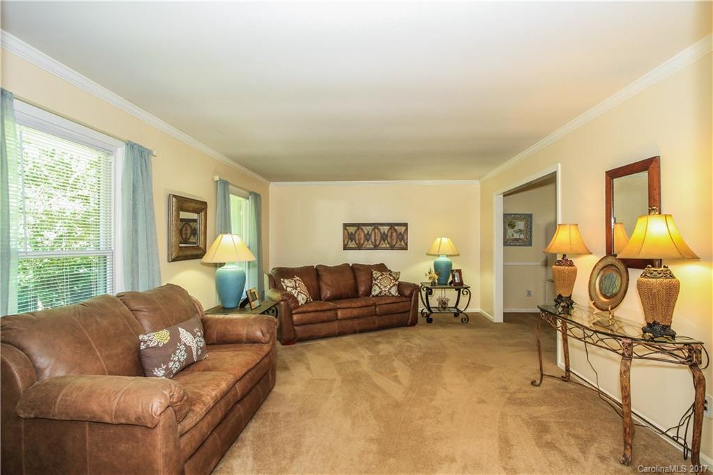 8304 Castlekeep Road, Unit 18 Charlotte, NC 28226 - Photo 3 of 19 Gallery Image 3