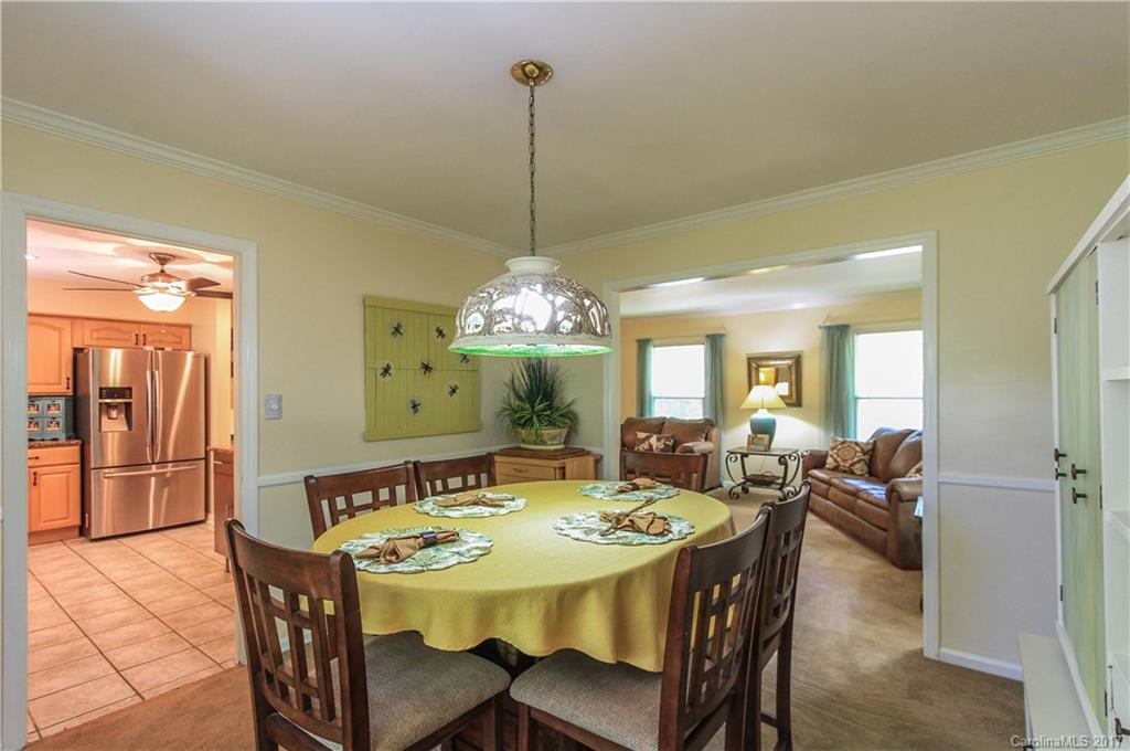 8304 Castlekeep Road, Unit 18 Charlotte, NC 28226 - Photo 4 of 19 Gallery Image 4