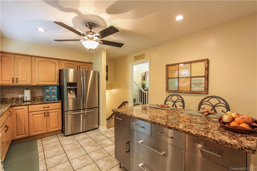 8304 Castlekeep Road, Unit 18 Charlotte, NC 28226 - Photo 5 of 19 Gallery Image 5