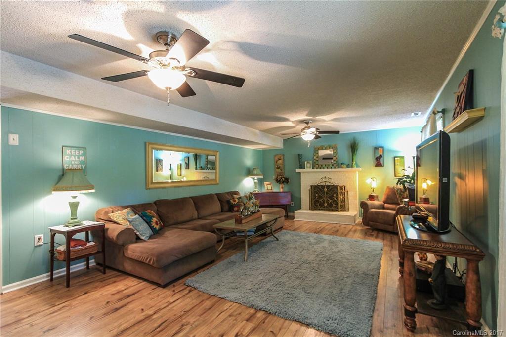 8304 Castlekeep Road, Unit 18 Charlotte, NC 28226 - Photo 7 of 19 Gallery Image 7