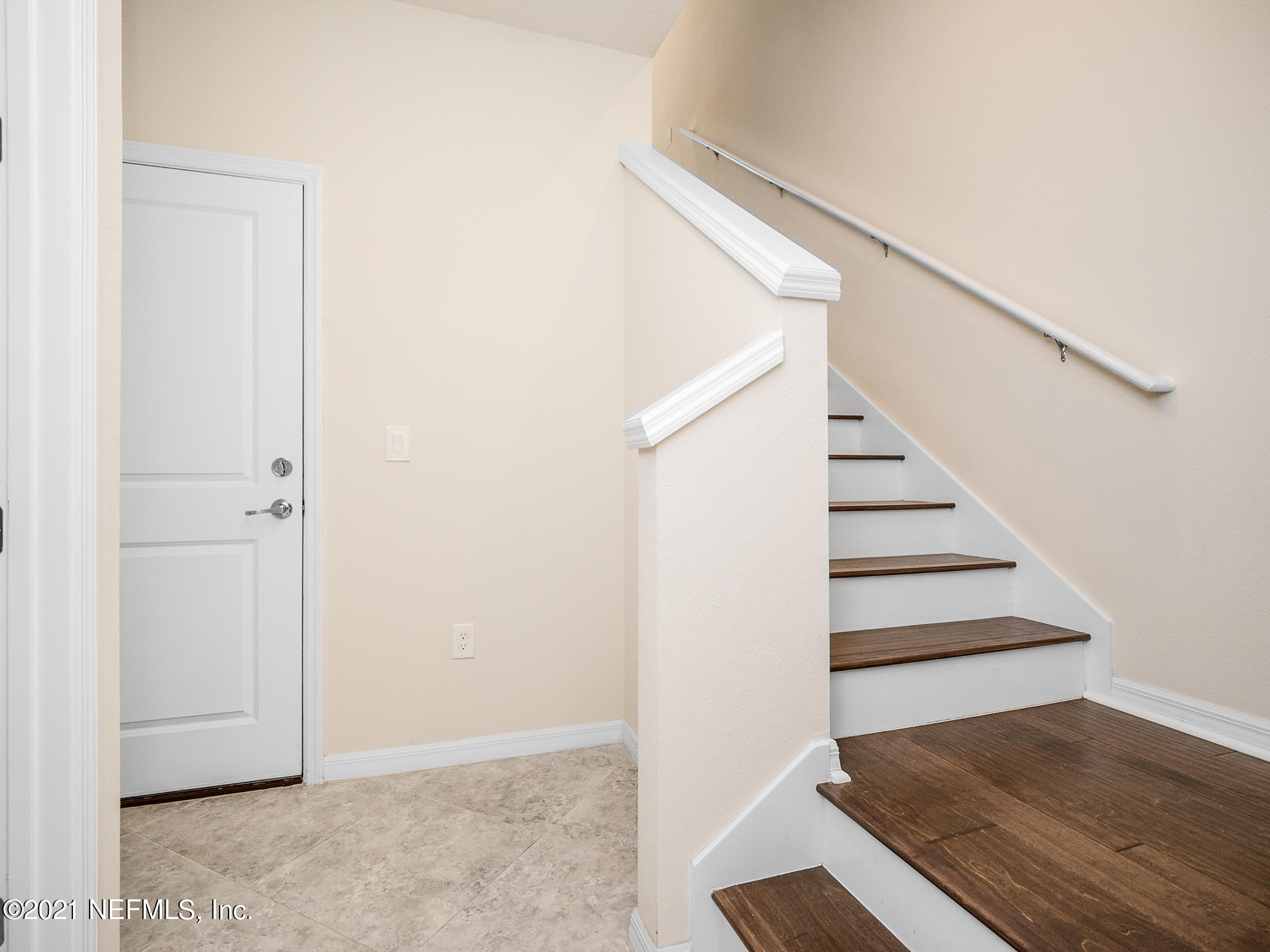 61 Spring Tide Way Ponte Vedra, FL 32081 - Photo 26 of 56 a view of a hallway with wooden floor and entryway