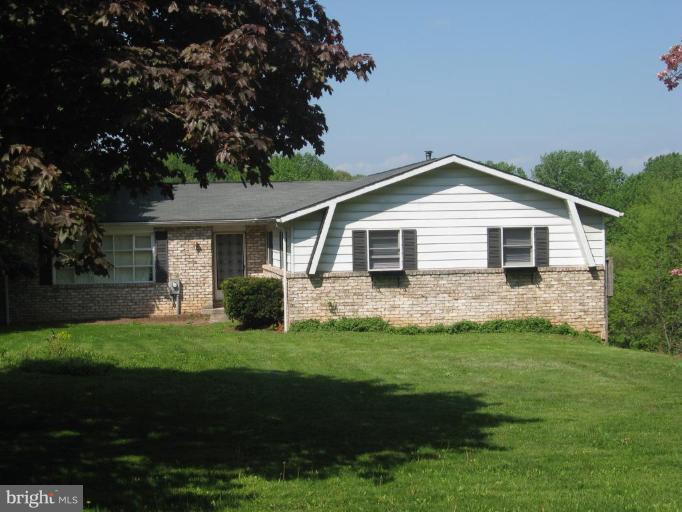 2750 Murkle Road Westminster, MD 21158 - Photo 1 of 13 Exterior (Main)