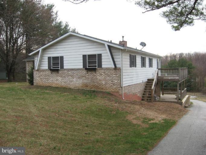 2750 Murkle Road Westminster, MD 21158 - Photo 5 of 13 Exterior (Rear)