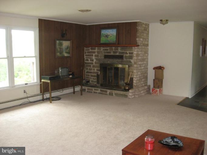 2750 Murkle Road Westminster, MD 21158 - Photo 9 of 13 Living Room