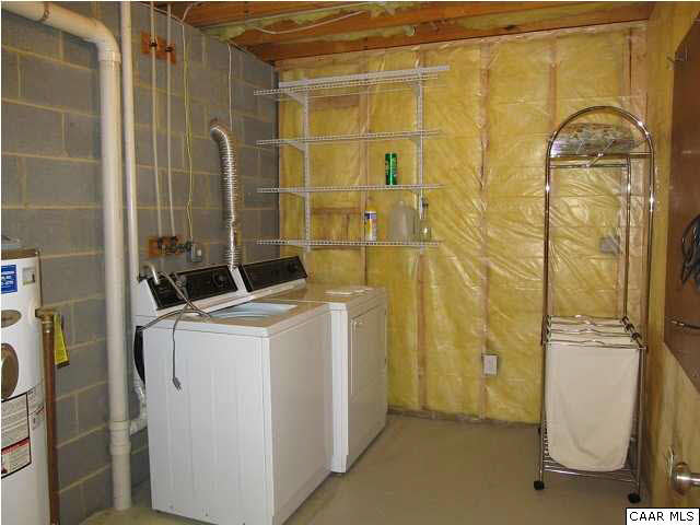 3 Highland Road Palmyra, VA 22963 - Photo 14 of 25 a utility room with dryer and washer
