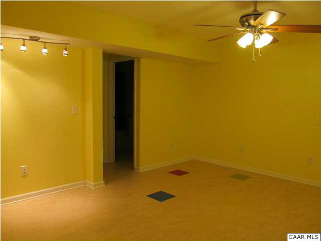 3 Highland Road Palmyra, VA 22963 - Photo 19 of 25 a view of a small space
