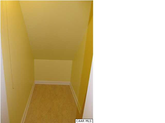 3 Highland Road Palmyra, VA 22963 - Photo 20 of 25 a bathroom with a door