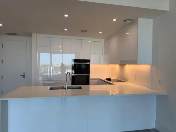 $4,495 | 220 Lake Shore Drive, Unit 717, West Palm Beach, FL 33403