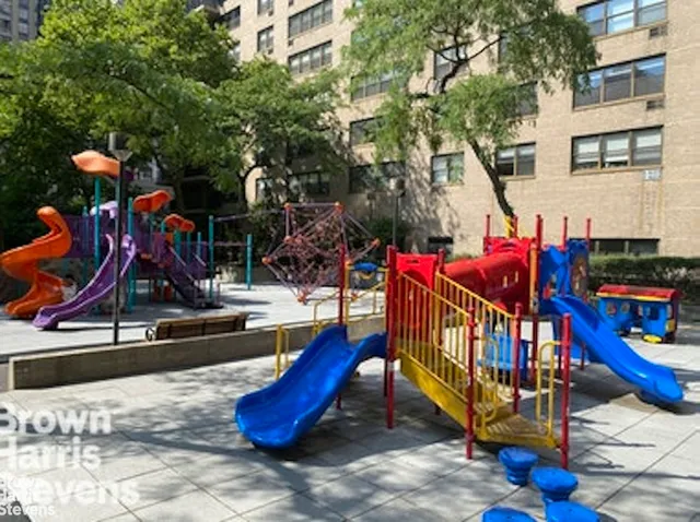 $549,000 | 165 West End Avenue, Unit 22F | Upper West Side