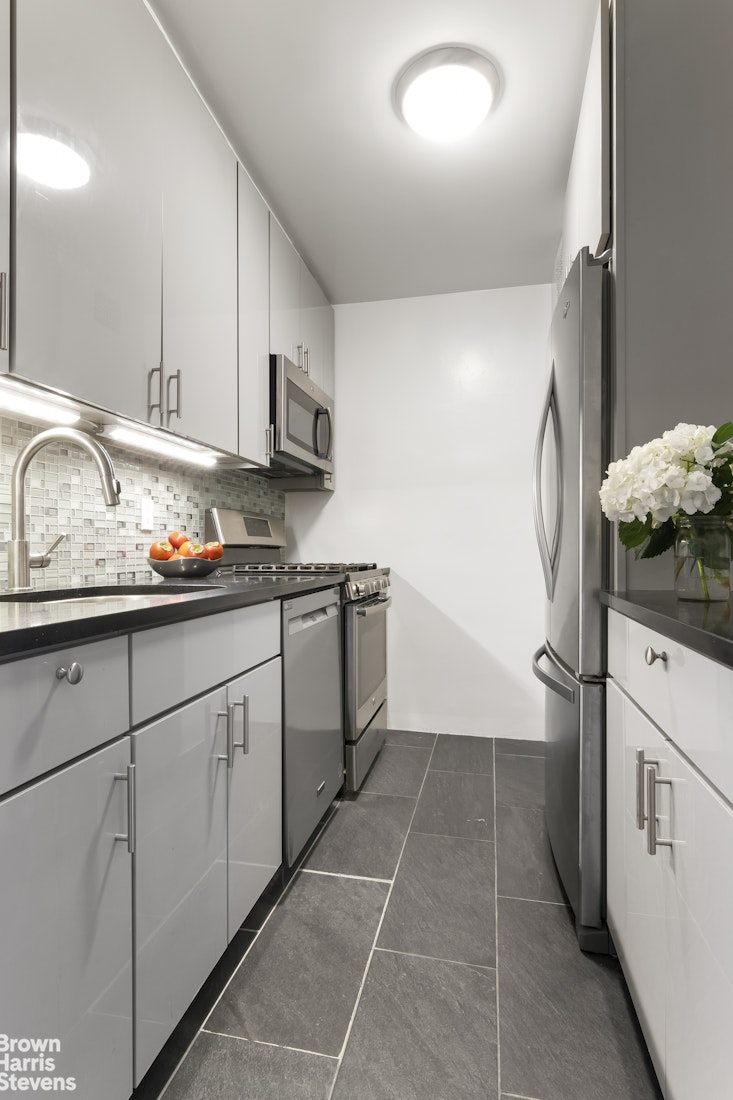 165 West End Avenue, Unit 22F Manhattan, NY 10023 - Photo 7 of 15