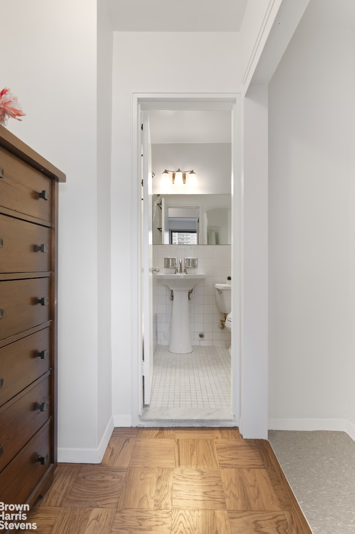 165 West End Avenue, Unit 22F Manhattan, NY 10023 - Photo 8 of 15