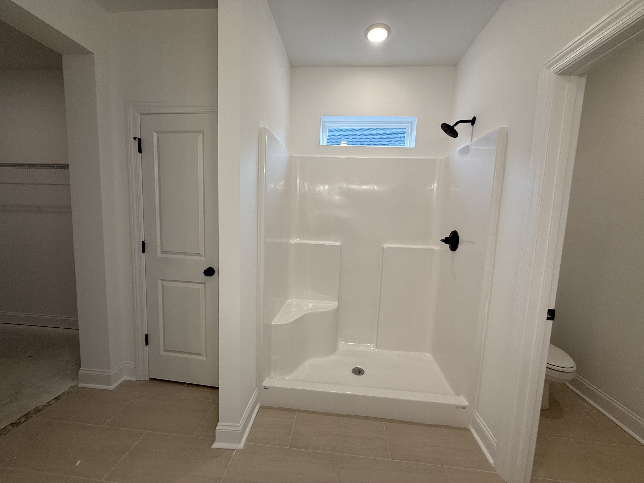 949 Brooklyn Xing Road Gallatin, TN 37066 - Photo 11 of 18 a bathroom with a shower