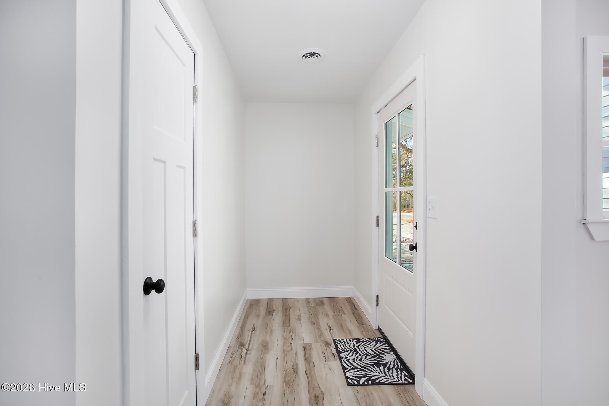 737 Silver Lake Road Wilmington, NC 28412 - Photo 3 of 29 7N4A6096