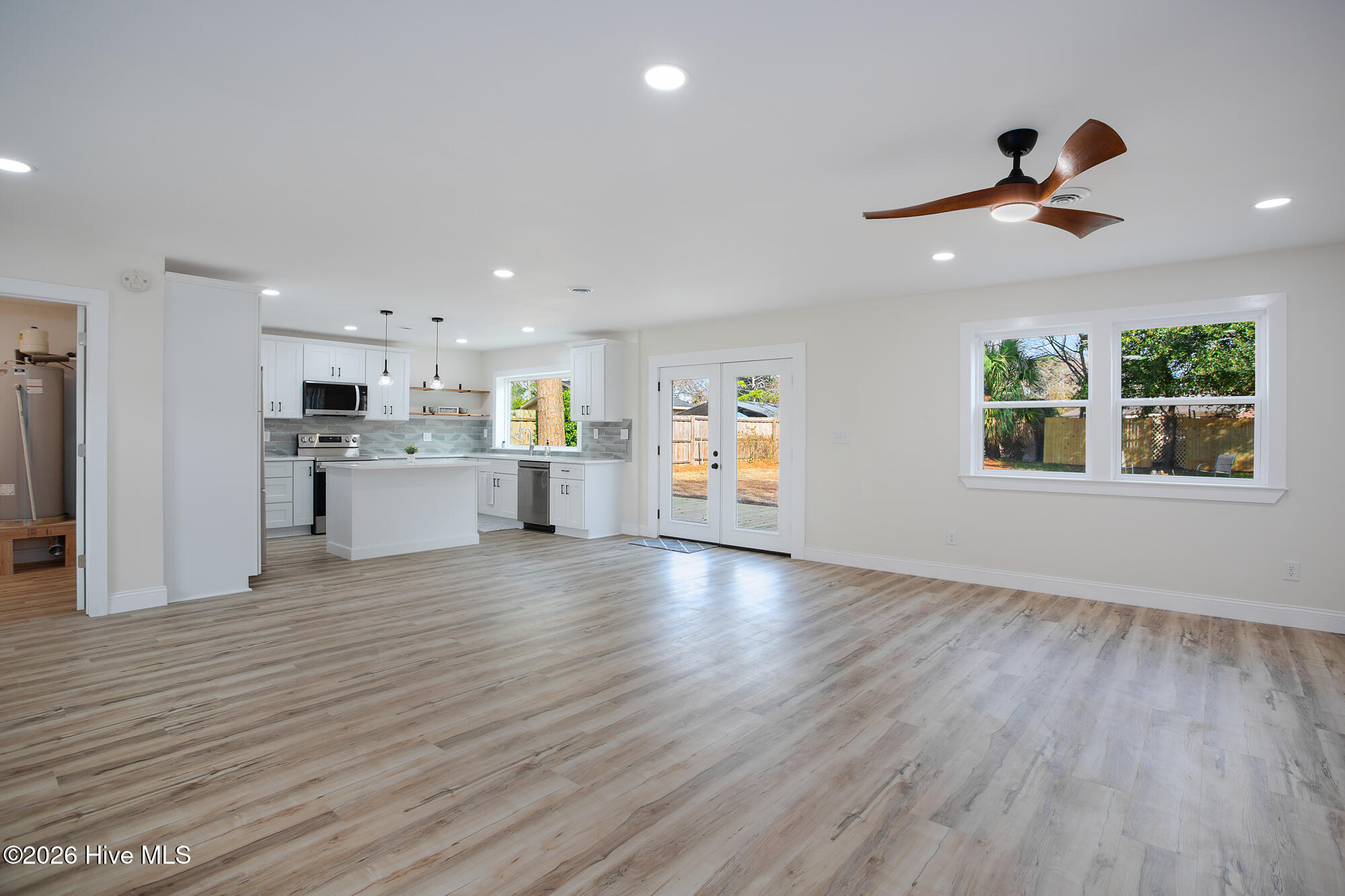 737 Silver Lake Road Wilmington, NC 28412 - Photo 4 of 29 7N4A6104