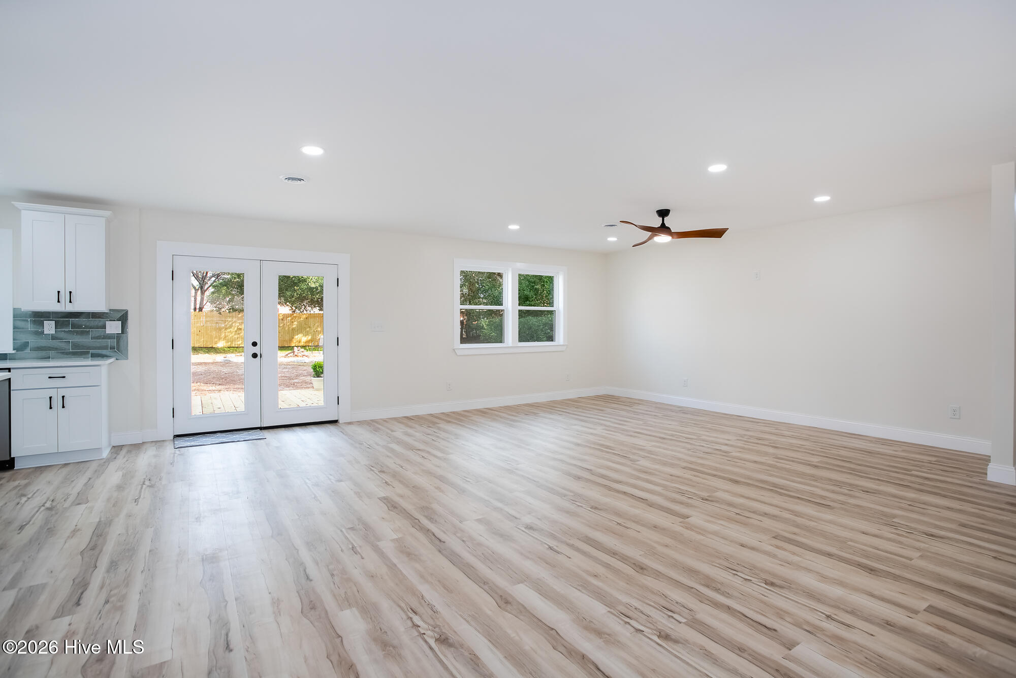 737 Silver Lake Road Wilmington, NC 28412 - Photo 5 of 29 7N4A6092