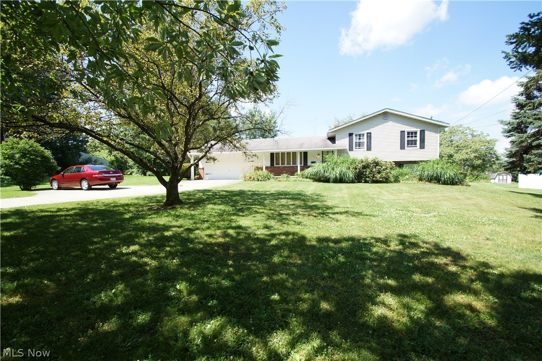 4594 Mayfair Road Uniontown, OH 44685 - Photo 4 of 33 Gallery Image 4