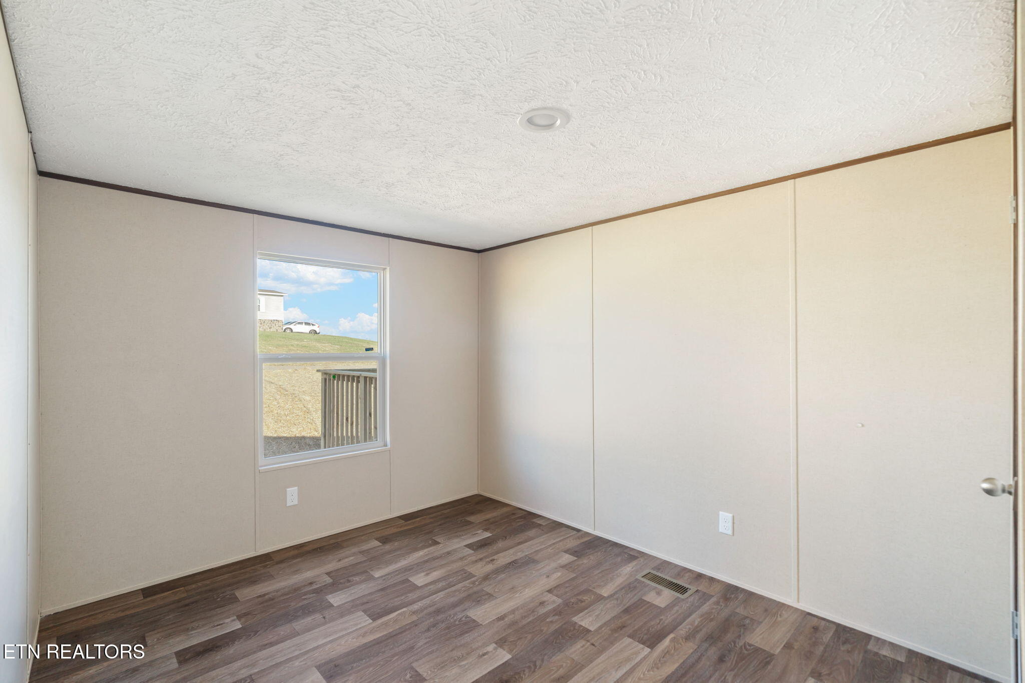 253 Laura Boling Loop Road Strawberry Plains, TN 37871 - Photo 29 of 41 26