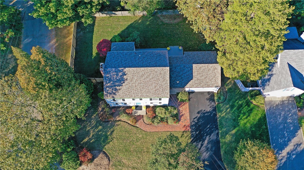 31 Lee Road Barrington, RI 02806 - Photo 3 of 40