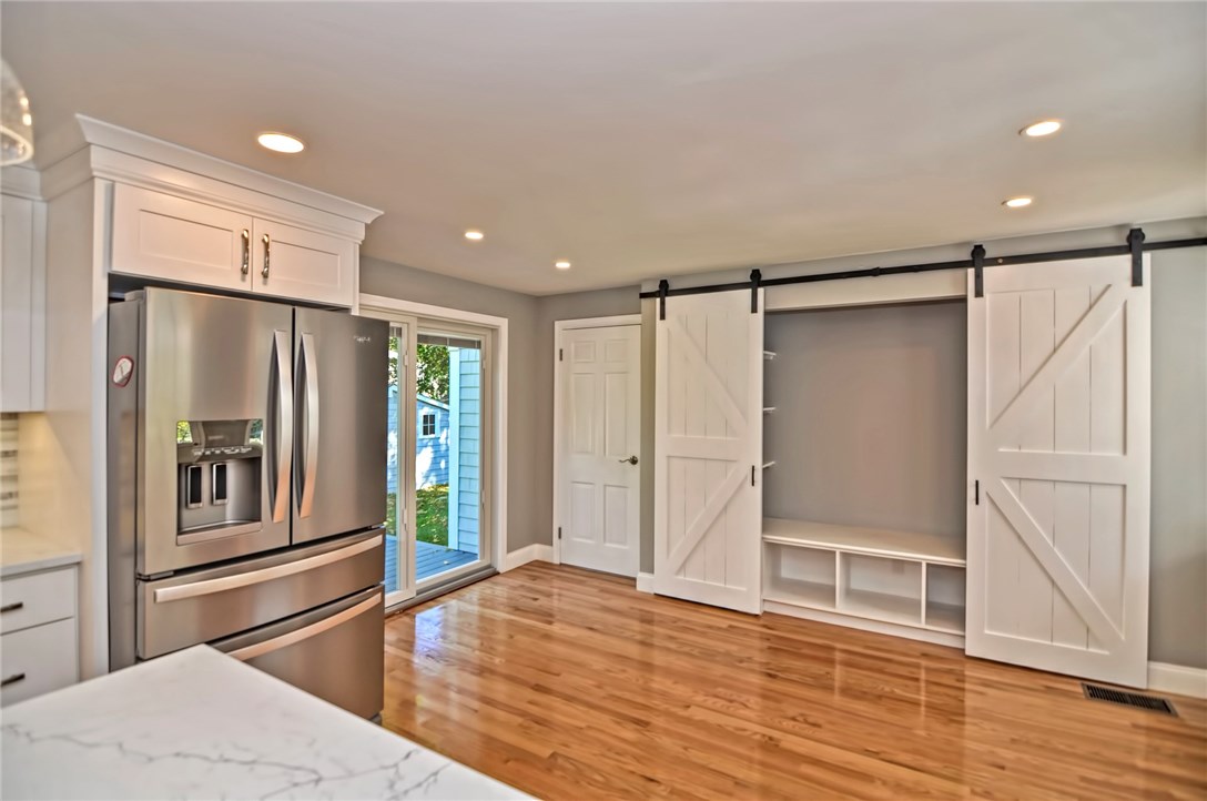 31 Lee Road Barrington, RI 02806 - Photo 9 of 40