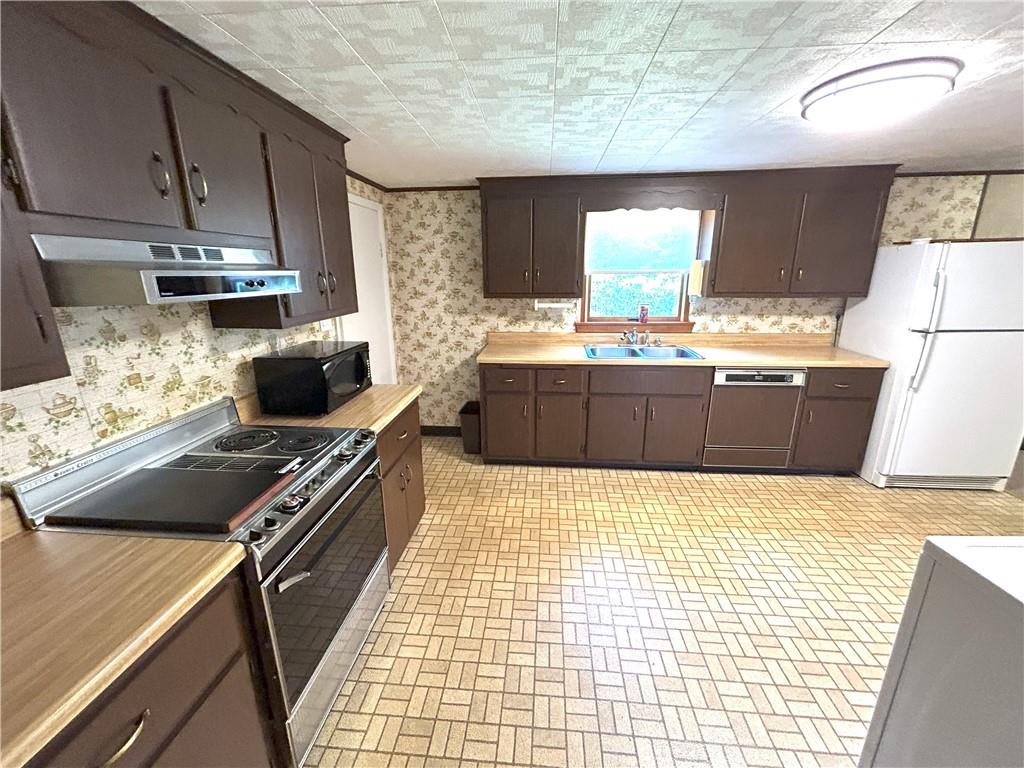 7831 Ridge Road Natrona Heights, PA 15065 - Photo 12 of 39