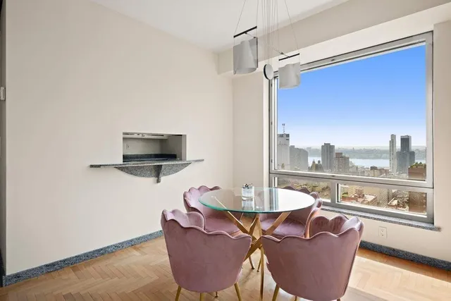 $1,700,000 | 301 West 57th Street, Unit 27A | Hell's Kitchen
