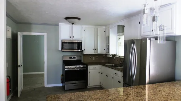$1,100 | 2224 30th Street, Galveston, TX 77550