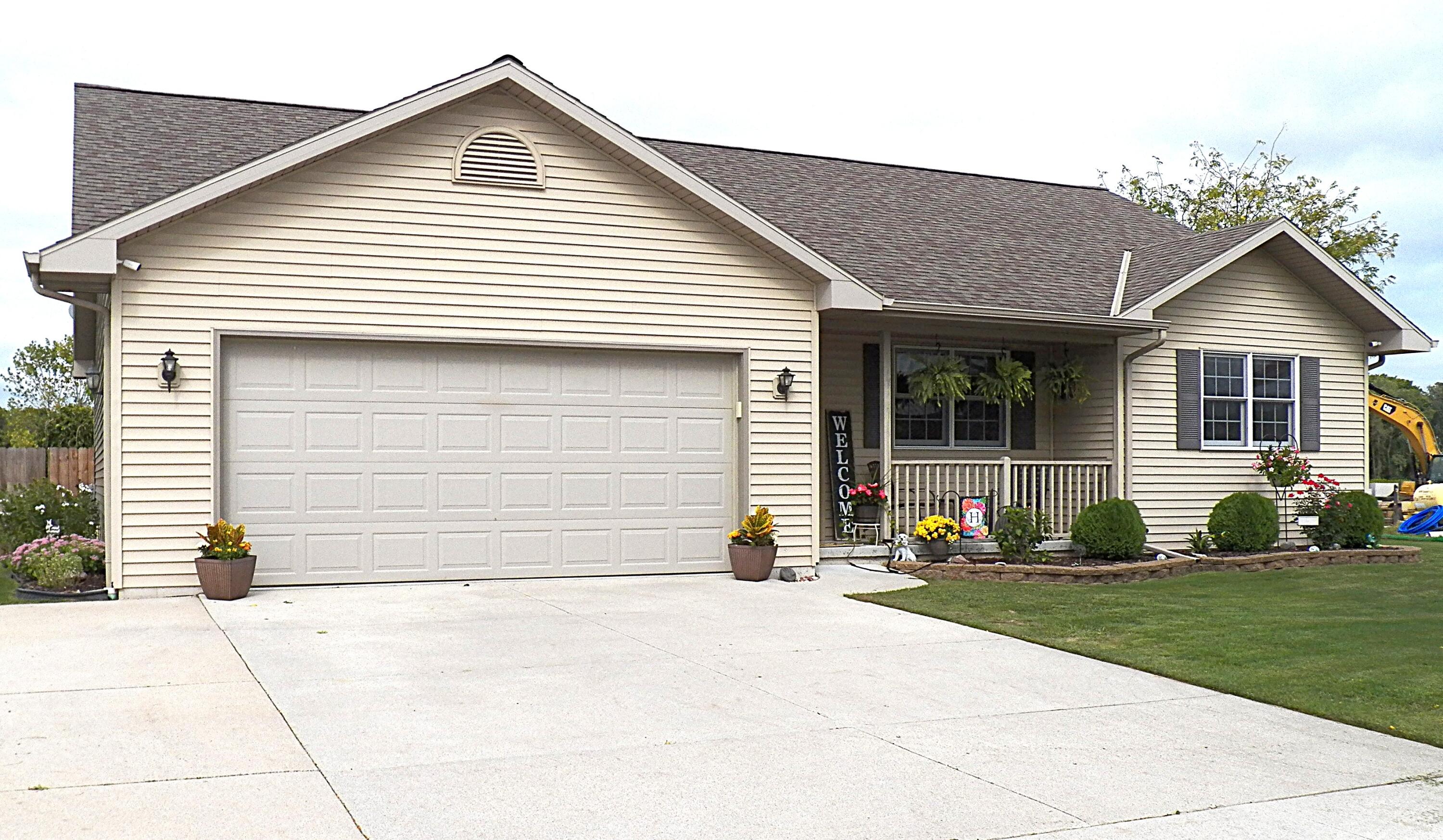 4502 Ridge Court Manitowoc, WI 54220 - Photo 46 of 46 Front View 2