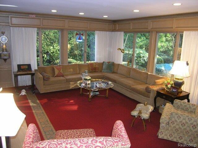 71 Stephens Road Grosse Pointe, MI 48236 - Photo 7 of 17 Family Room