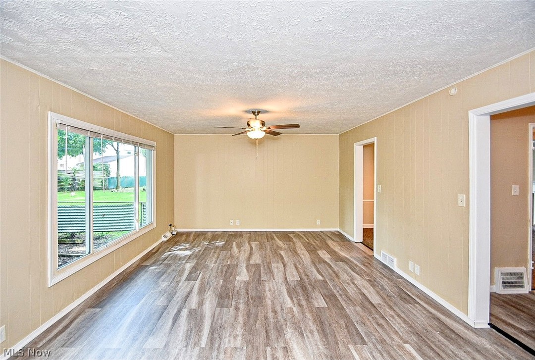 1154 Clifford Road Cleveland, OH 44121 - Photo 12 of 25