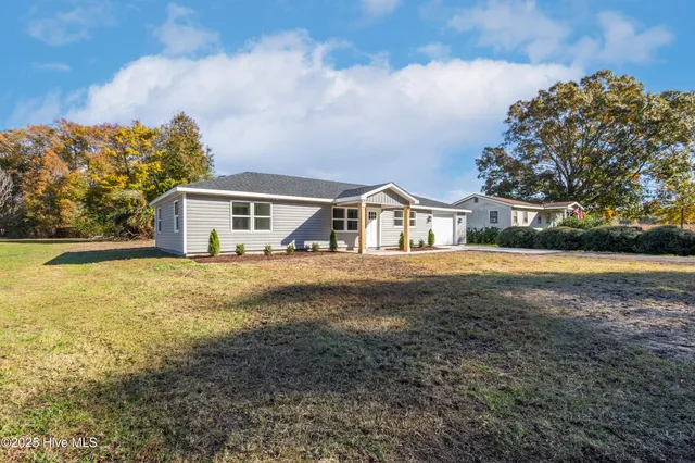 $359,000 | 329 Poyners Road, Moyock, NC 27958