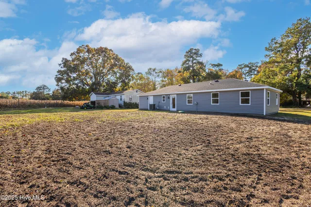 $359,000 | 329 Poyners Road, Moyock, NC 27958