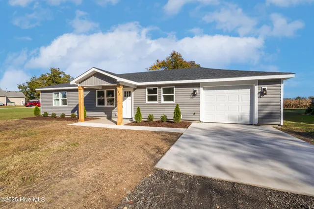 $359,000 | 329 Poyners Road, Moyock, NC 27958