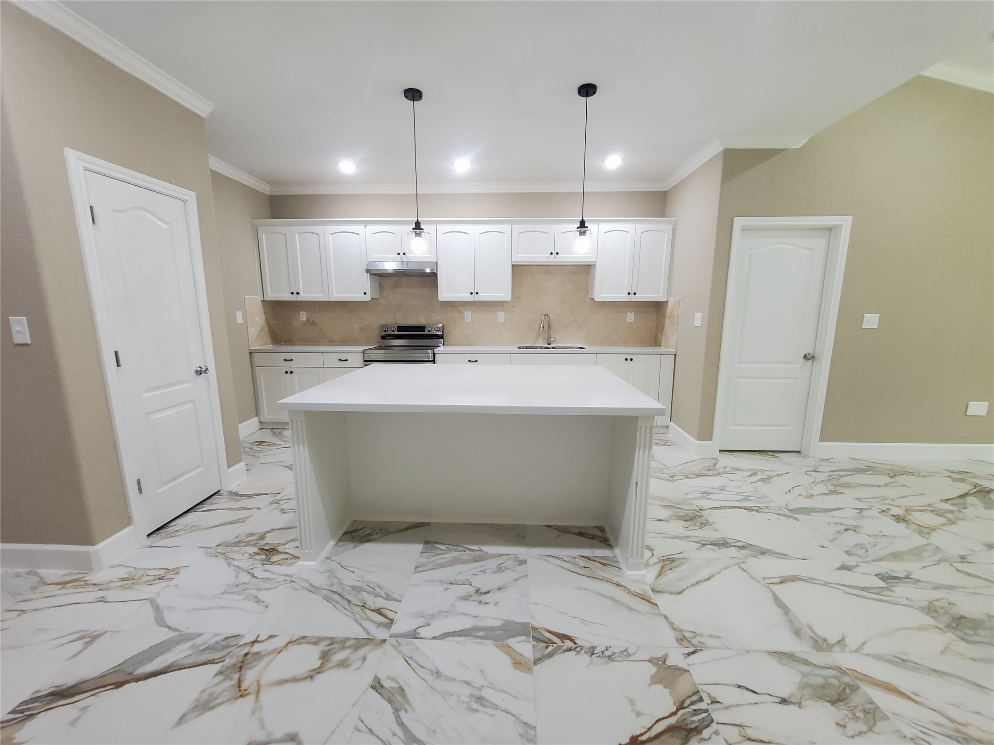 1306 North 9th Street Conroe, TX 77301 - Photo 7 of 47 a view of kitchen with granite countertop cabinets