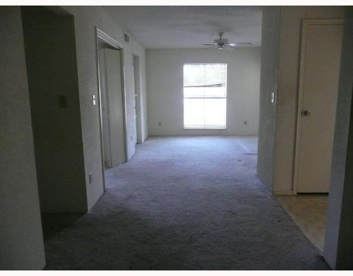 833 Riverside Drive, Unit 820 Coral Springs, FL 33071 - Photo 3 of 4 Living Room