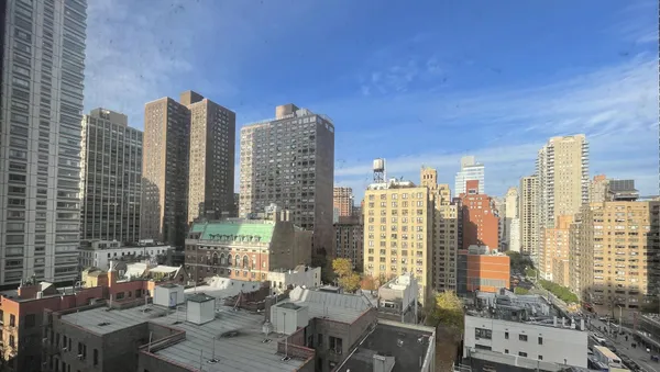 $475,000 | 233 East 70th Street, Unit 12V | Lenox Hill