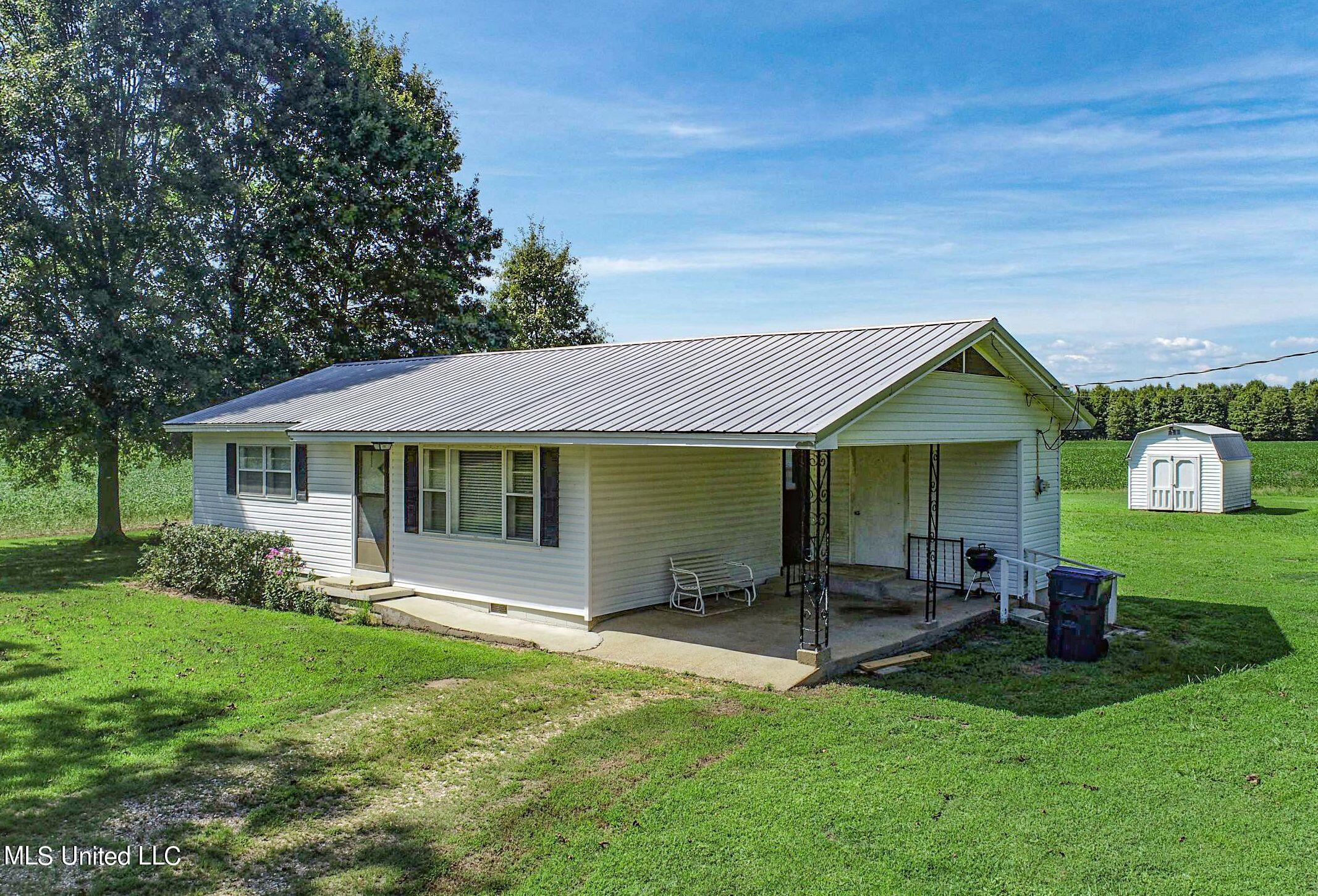 1377 Gin Road Batesville, MS 38606 - Photo 18 of 75 1barrom20