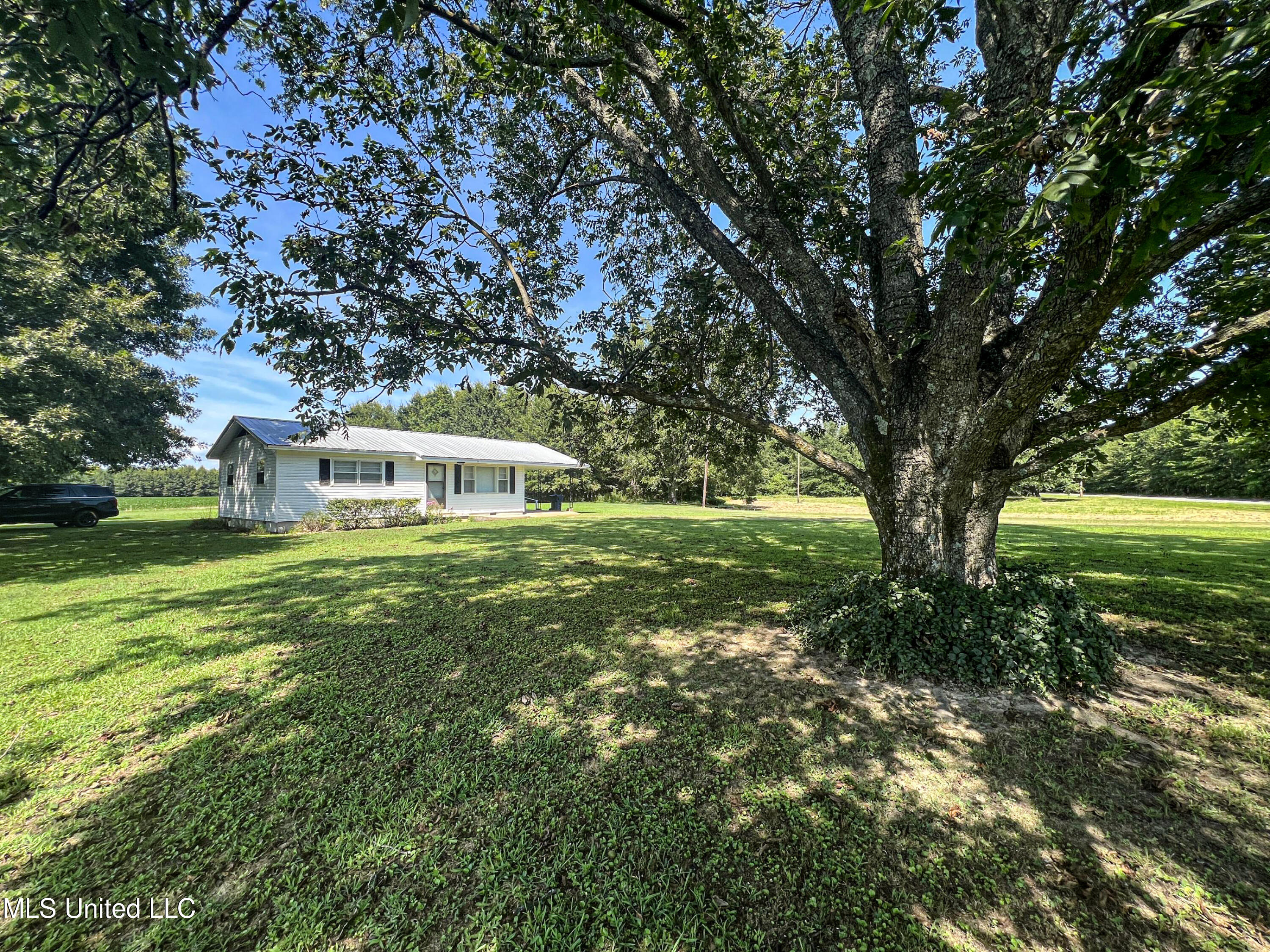 1377 Gin Road Batesville, MS 38606 - Photo 21 of 75 barrom2