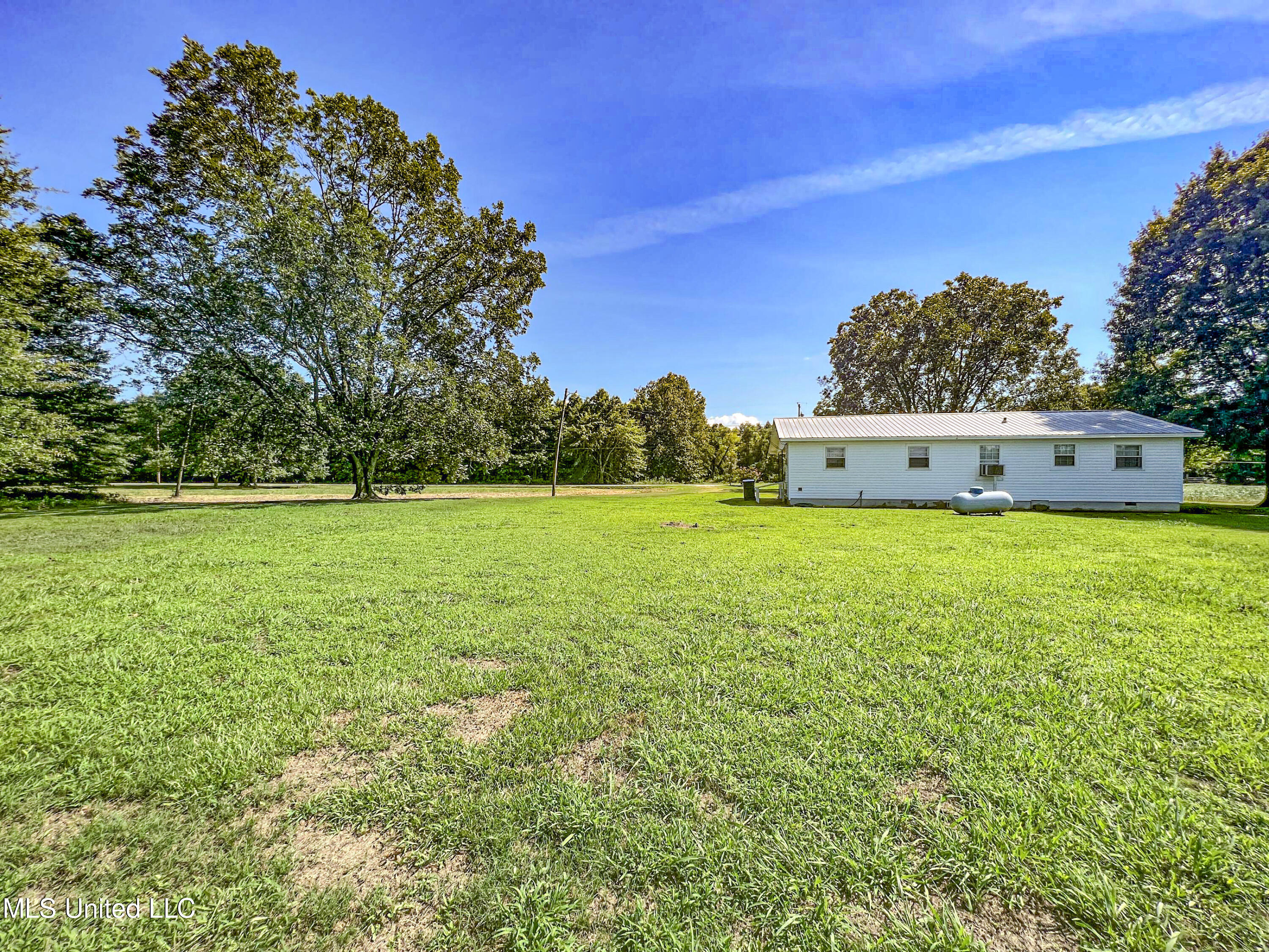 1377 Gin Road Batesville, MS 38606 - Photo 33 of 75 barrom27