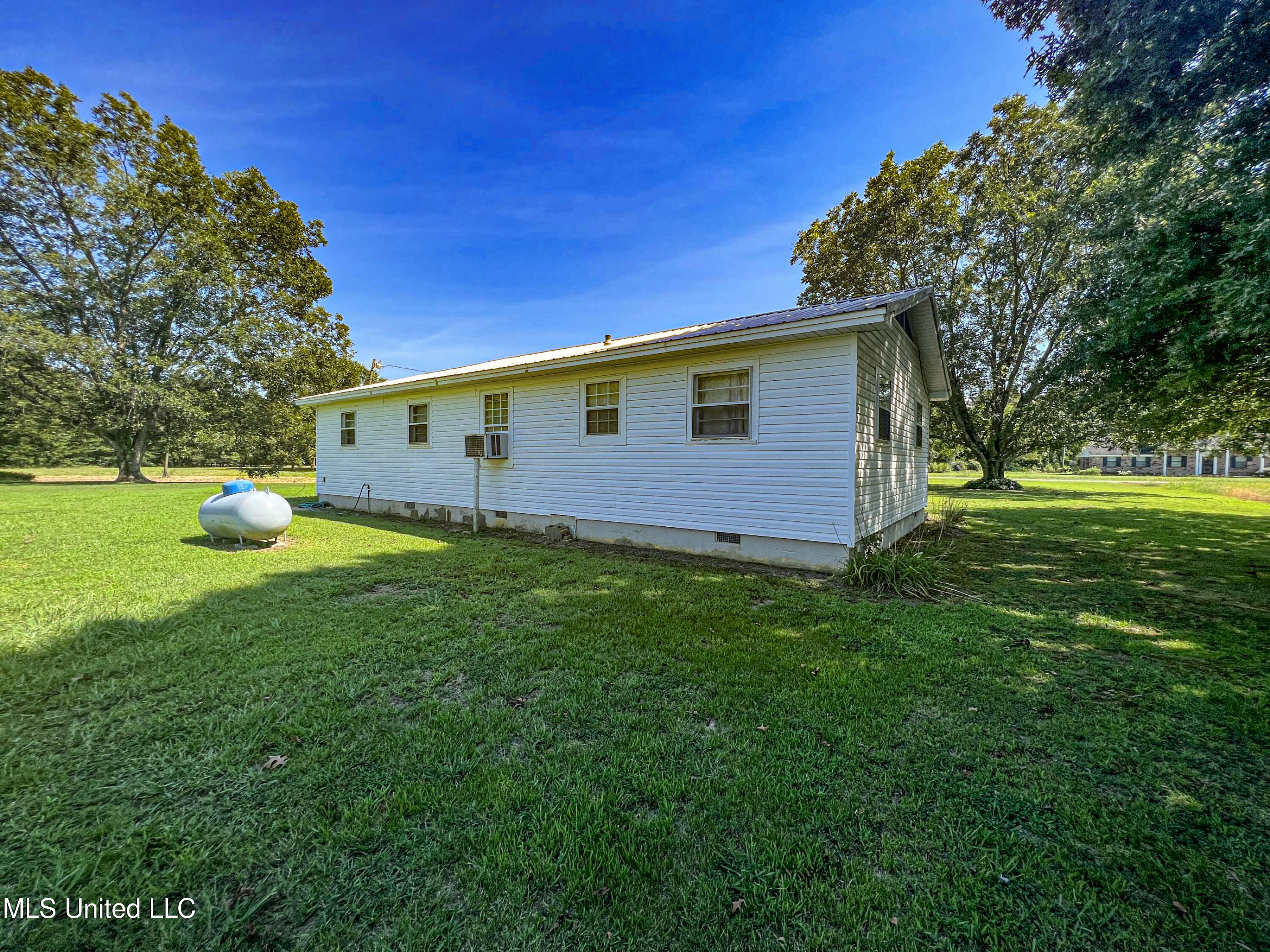 1377 Gin Road Batesville, MS 38606 - Photo 34 of 75 barrom33