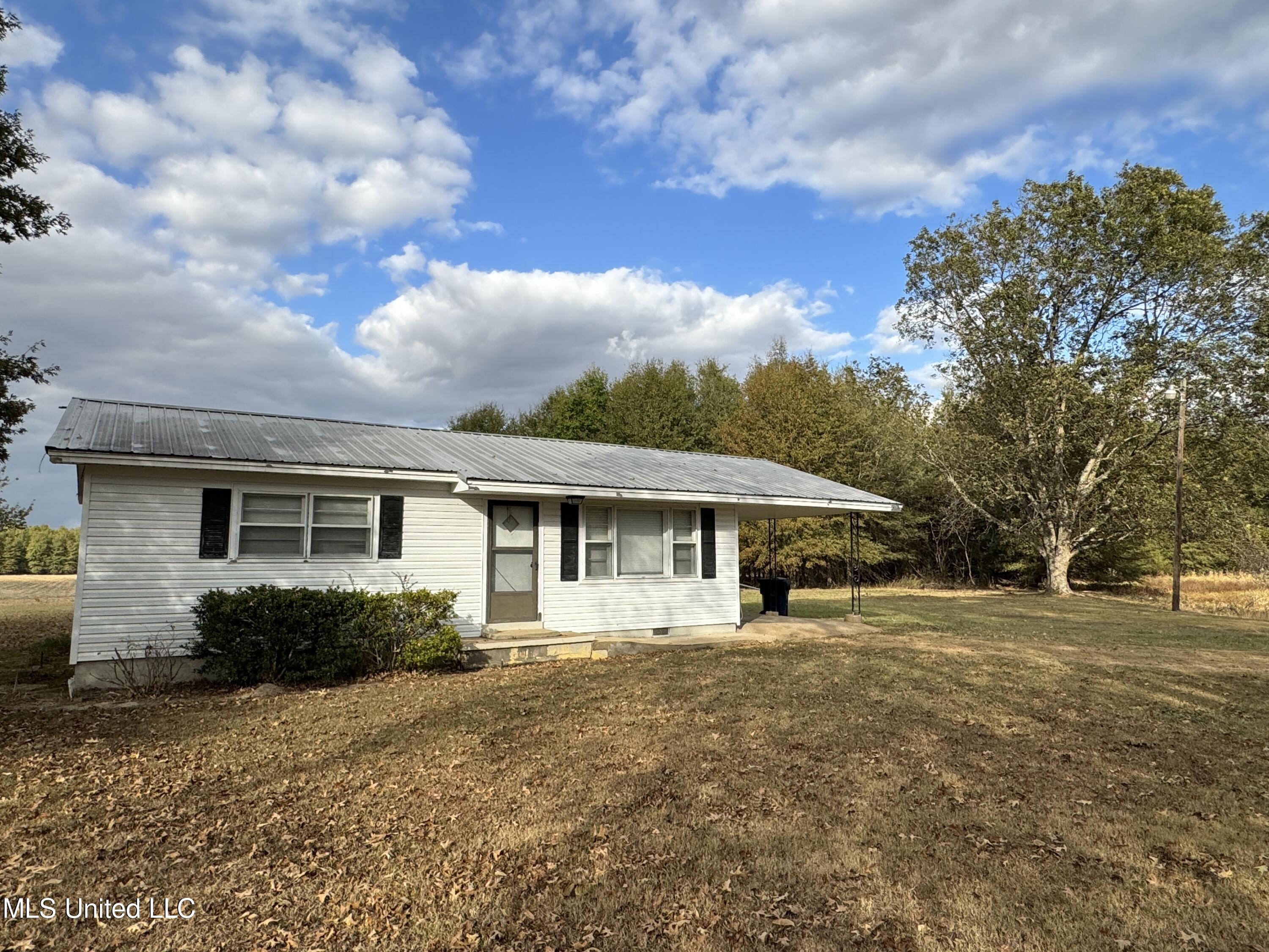 1377 Gin Road Batesville, MS 38606 - Photo 8 of 75 IMG_0423